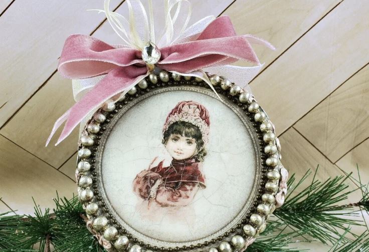 How to Make a Stunning Christmas Drum Ornament with Decoupage—Easy for Beginners!