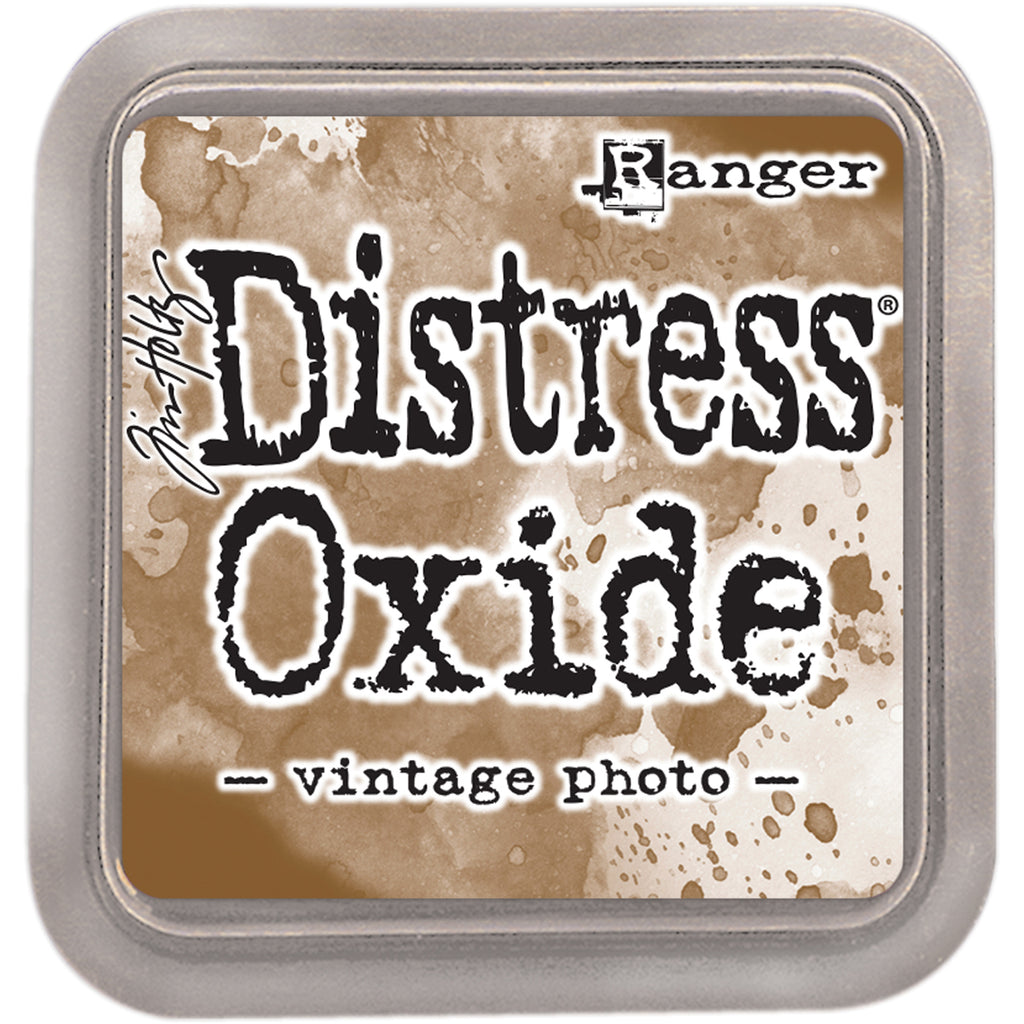 Brown Vintage Photo. Tim Holtz Distress Oxides Ink Pad. Its water-reactive pigment fusion produces captivating oxidized effects when sprayed.