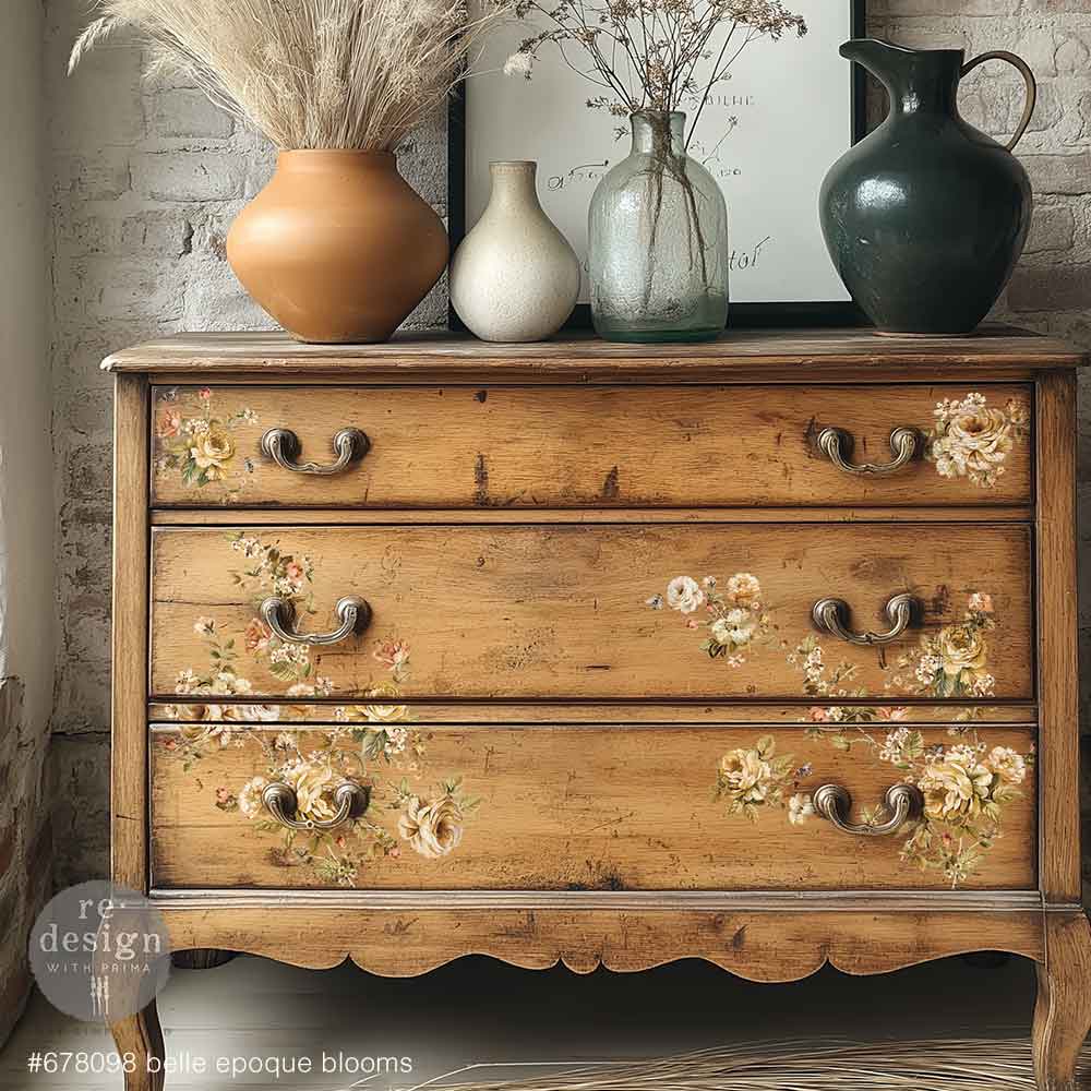 Belle Époque rub on transfer by ReDesign with Prima. Cream and pink roses with bees