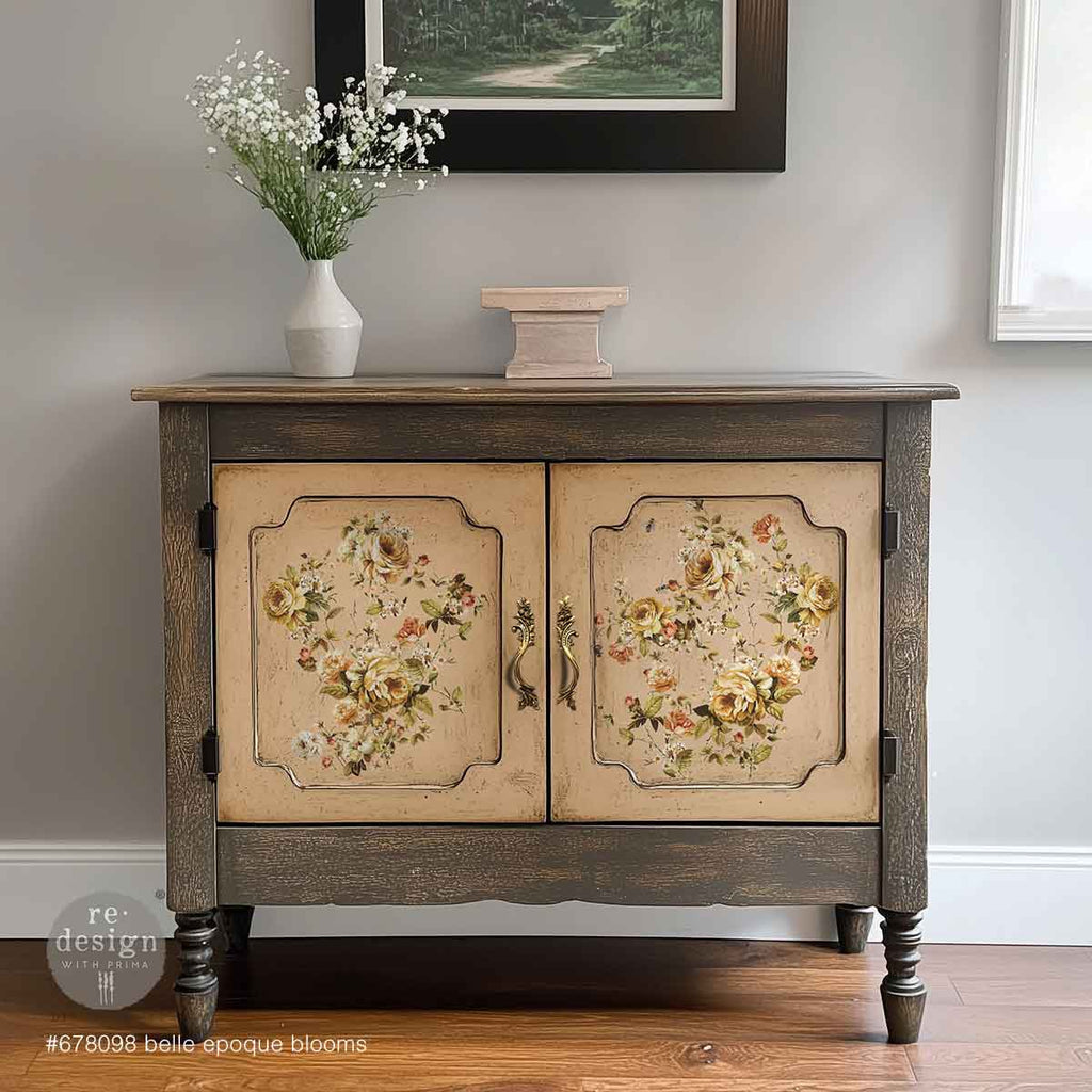 Belle Époque rub on transfer by ReDesign with Prima. Cream and pink roses with bees