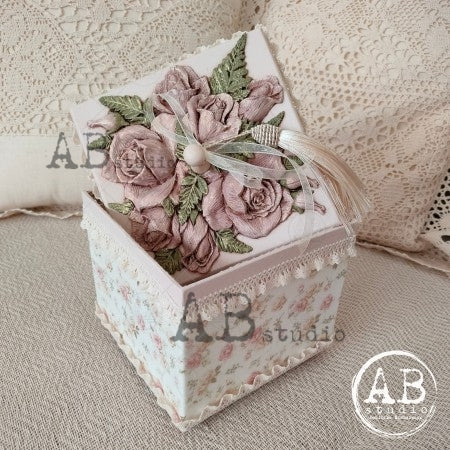 gilded pink roses with leaves Studio Rice Papers
