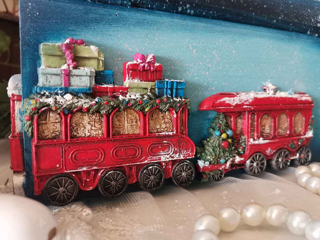 Redesign with Prima The Jolly Express mold with 5 figures; festive locomotive train cars