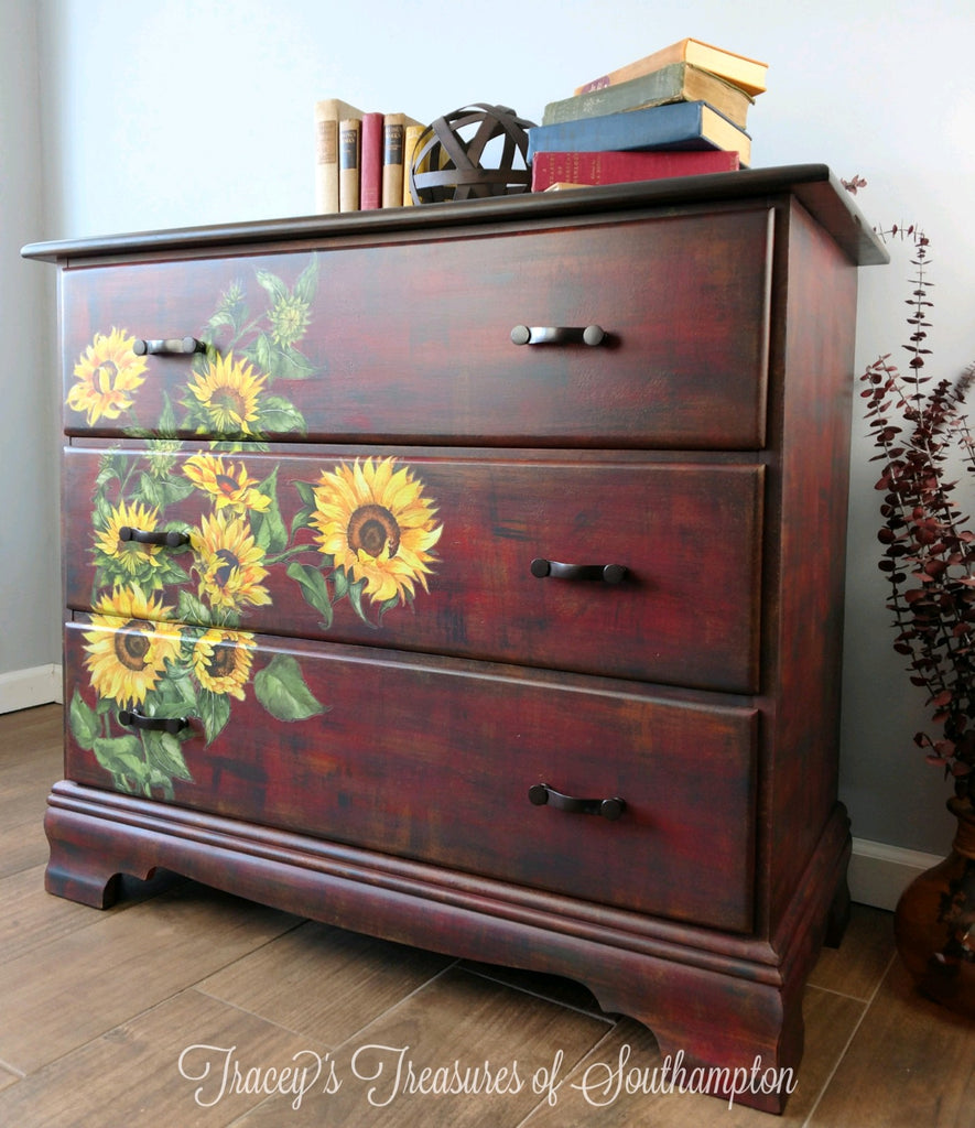 ReDesign with Prima Sunflower Decor Transfers® are easy to use rub-on transfers for Furniture and Mixed Media uses. Simply peel, rub-on and transfer.